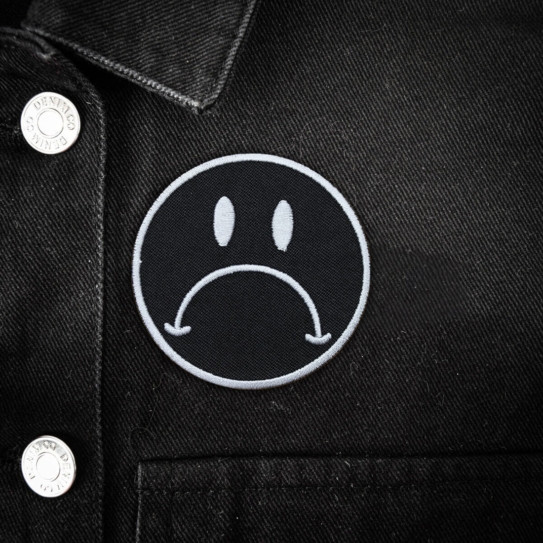 Black & white sad face - Patch - Extreme Largeness