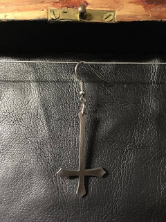 Inverted cross - örhänge