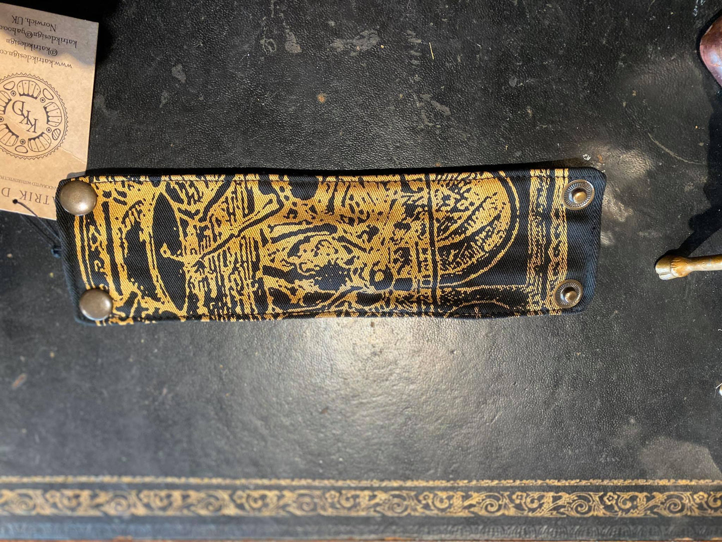 Wallet bracelet gold by KatriK Design