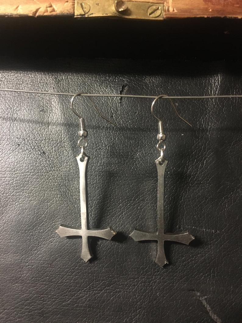 Inverted cross - örhänge par