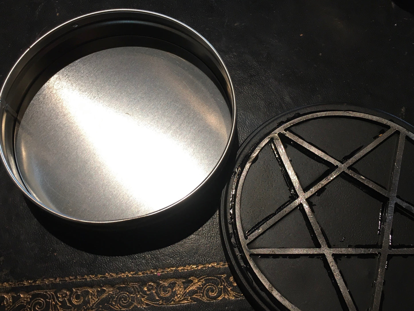 Pentagram plåtburk