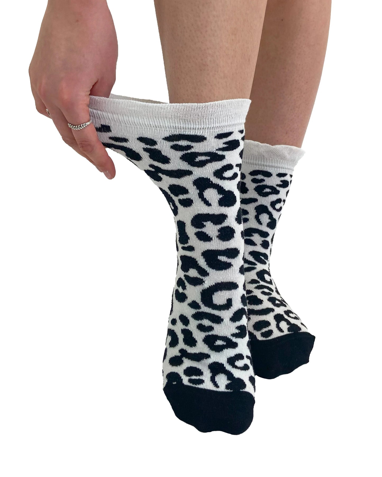 Extra Wide Leopard Ankle Socks - Pamela Mann