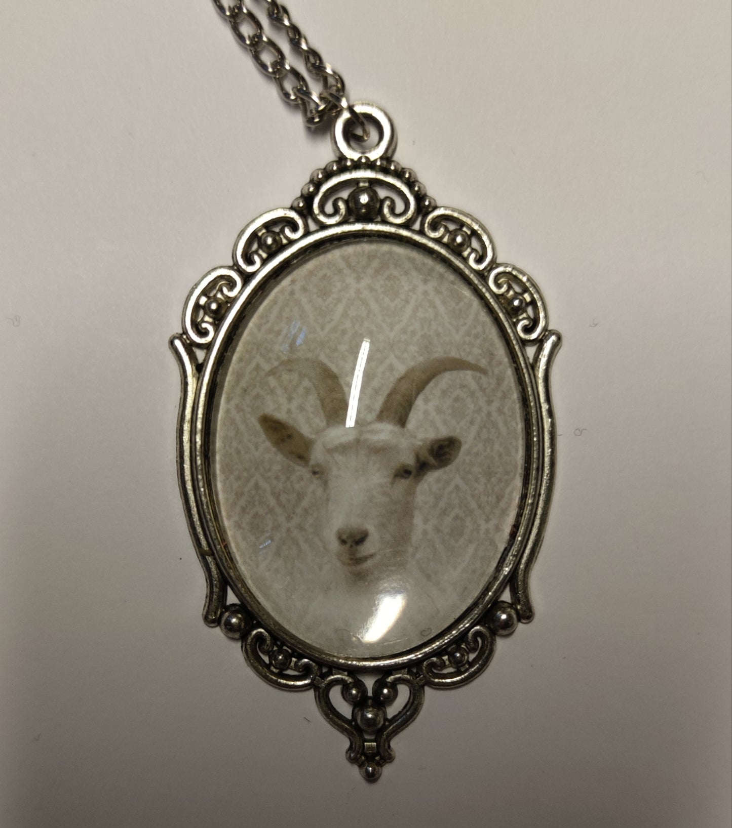 Goat halsband silver colour by Yoara Design