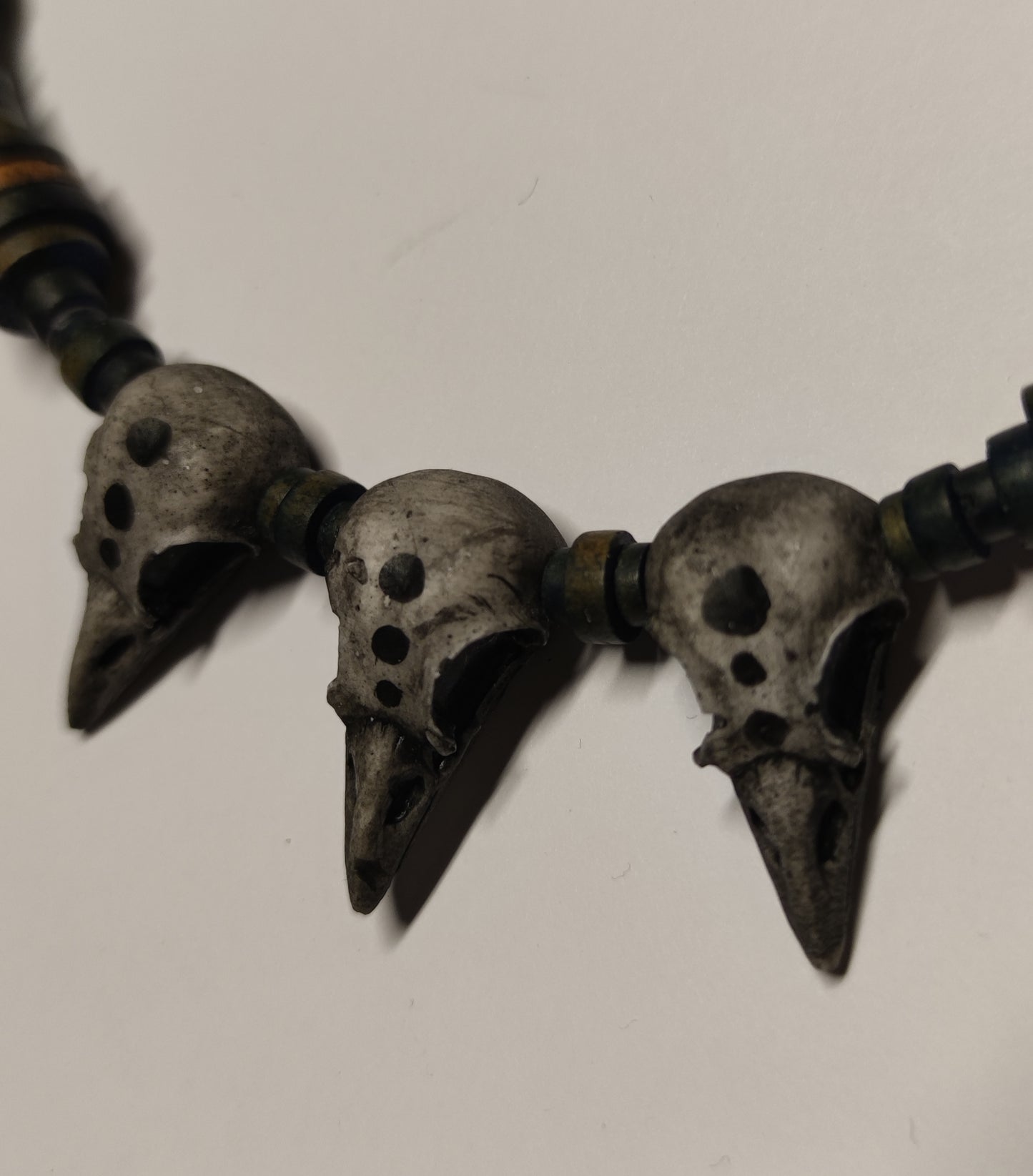 Birdskulls halsband in resin by Yoara Design