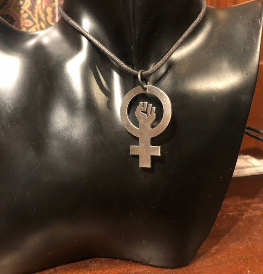 Feminist Halsband by Mangeru