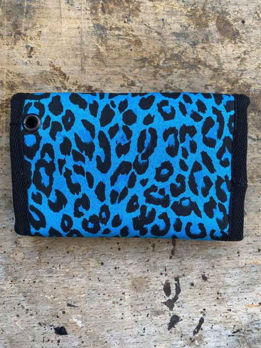 Leopard blå Plånbok by KatriK Design